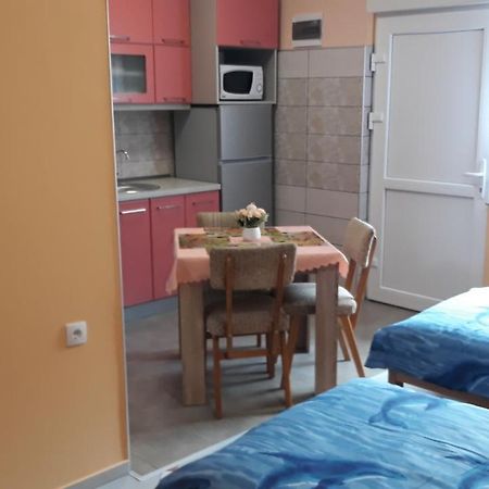 Andi Apartman Pacir Exterior photo