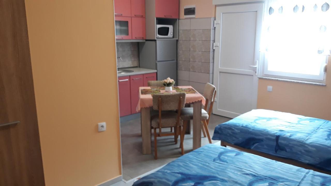 Andi Apartman Pacir Exterior photo